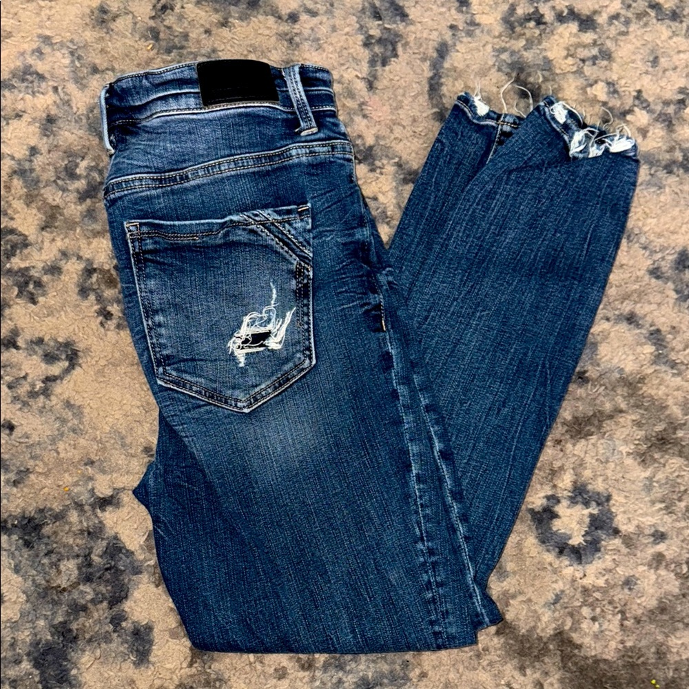 Buckle jeans